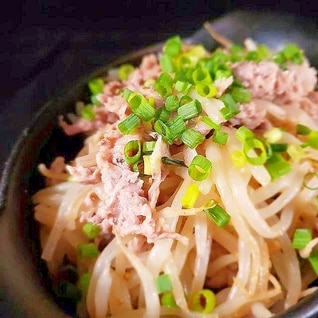 豚肉ともやしの酒蒸し味噌豆板醤だれ